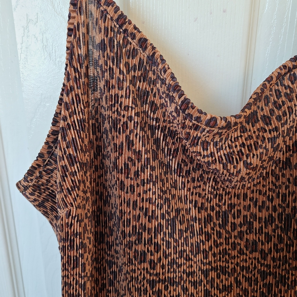 Cheetah Ridged Dress - Picture 2 of 2